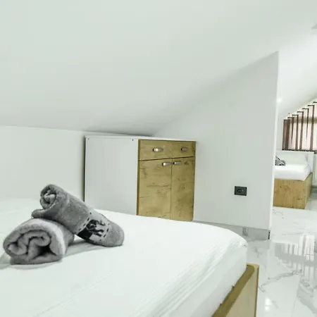 Luxury M&b Apartment *