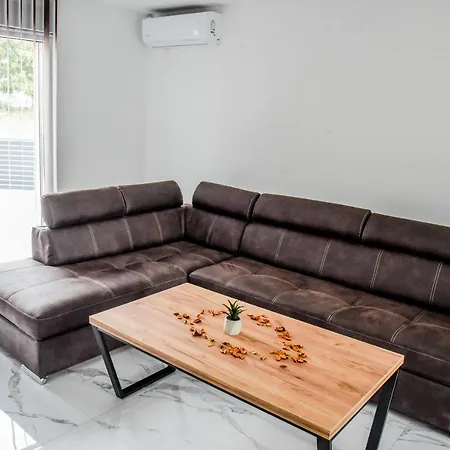 Luxury M&b Apartment